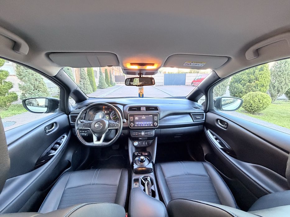 Продам автомобіль NISSAN LEAF 2020р