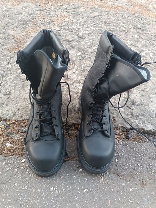 Берці нові vibram