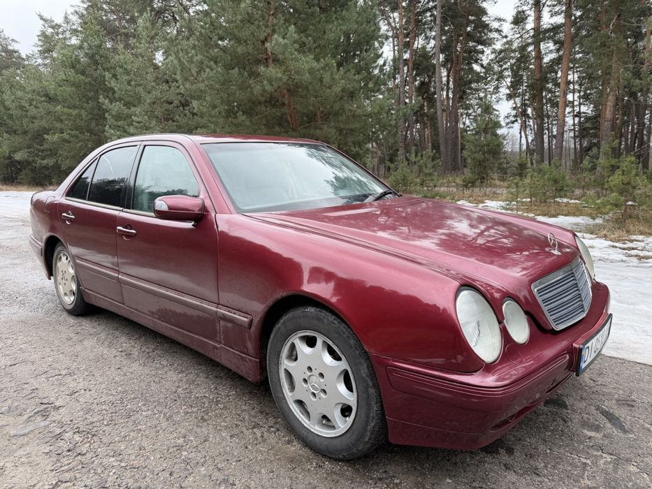 Продам Mercedes E240,