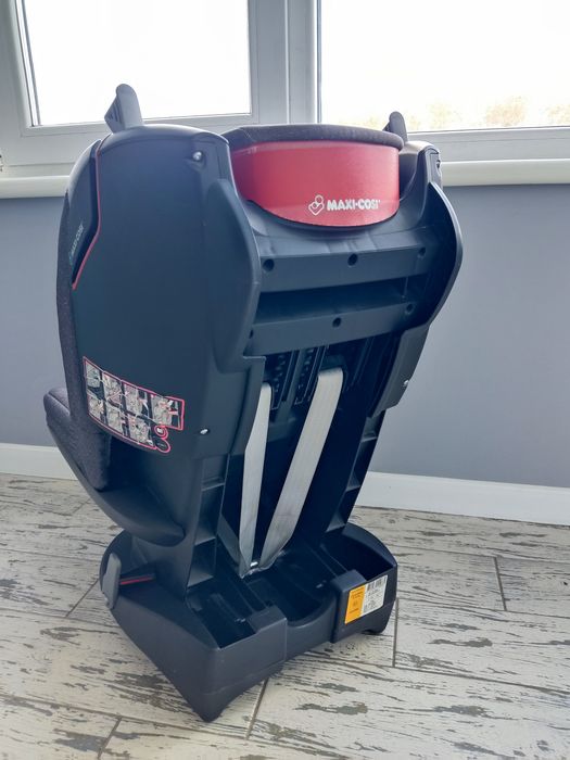 Продам  автокрісло під ремені безпеки MAXI COSI TOBI (9-18 kg)