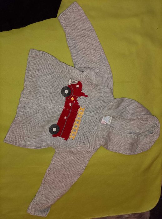 zestaw dla chłopca sweter i spodnie eleganckie rozm. 86 (12 - 18 msc)