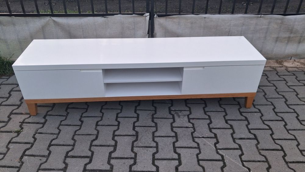 Szafka pod telewizor