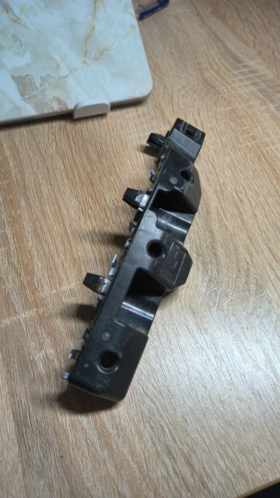 Кріплення переднього бампера ліве Infinity QX50