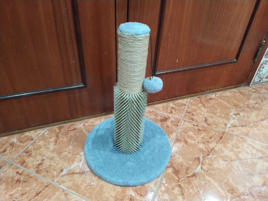 Arranhador para gato. Casa quarto apartamento vivenda escritório.
