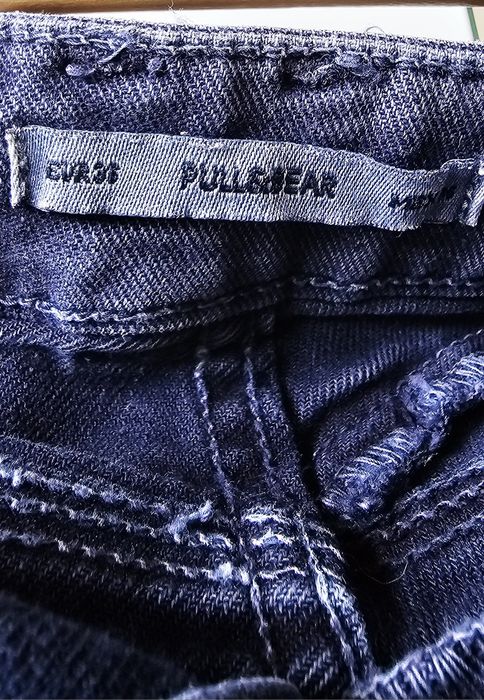 Granatowe krótkie jeansowe spodenki, Pull & Bear, rozm 36