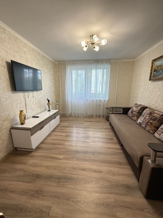 Ціну знижено !Продам простору 2к.кв  в центрі !