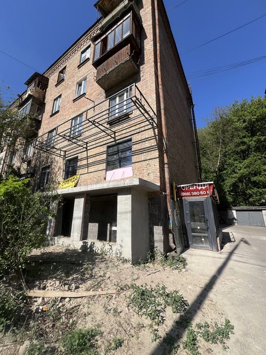 Продаж  86 м, підвал  Печерськ, Кіквідзе (Бойчука)