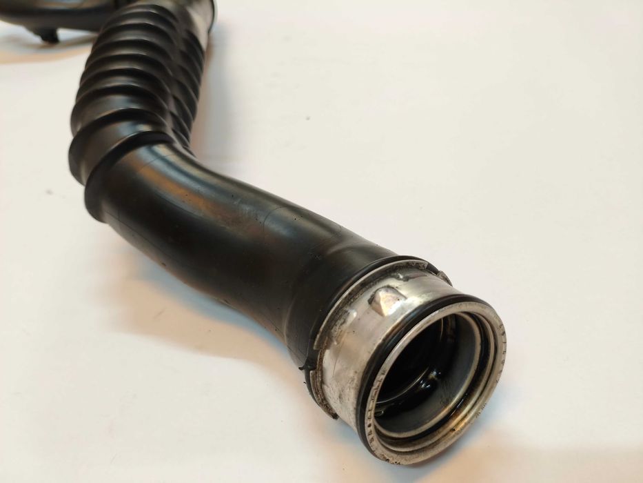 BMW E82 E84 E90 E91 E92 Rura przewód wąż intercoolera N47 2.0D