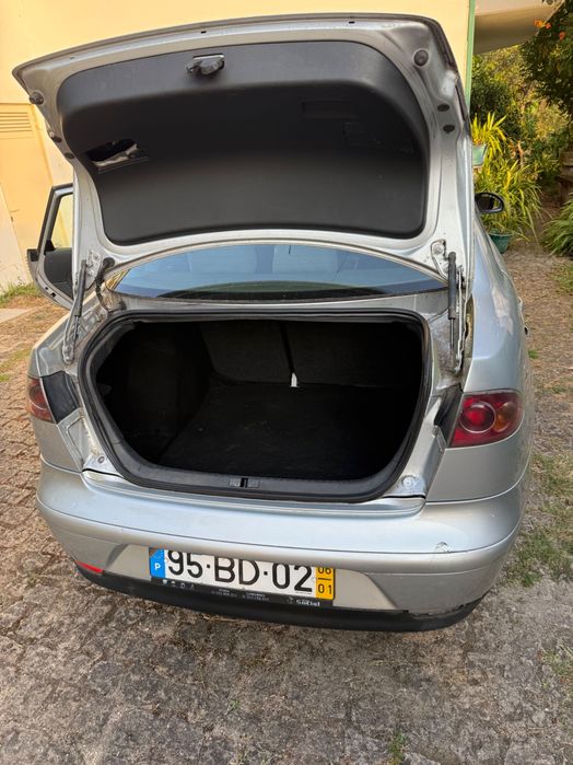 SEAT Córdoba 1.4 TDI 80cv – 2006 – Económico