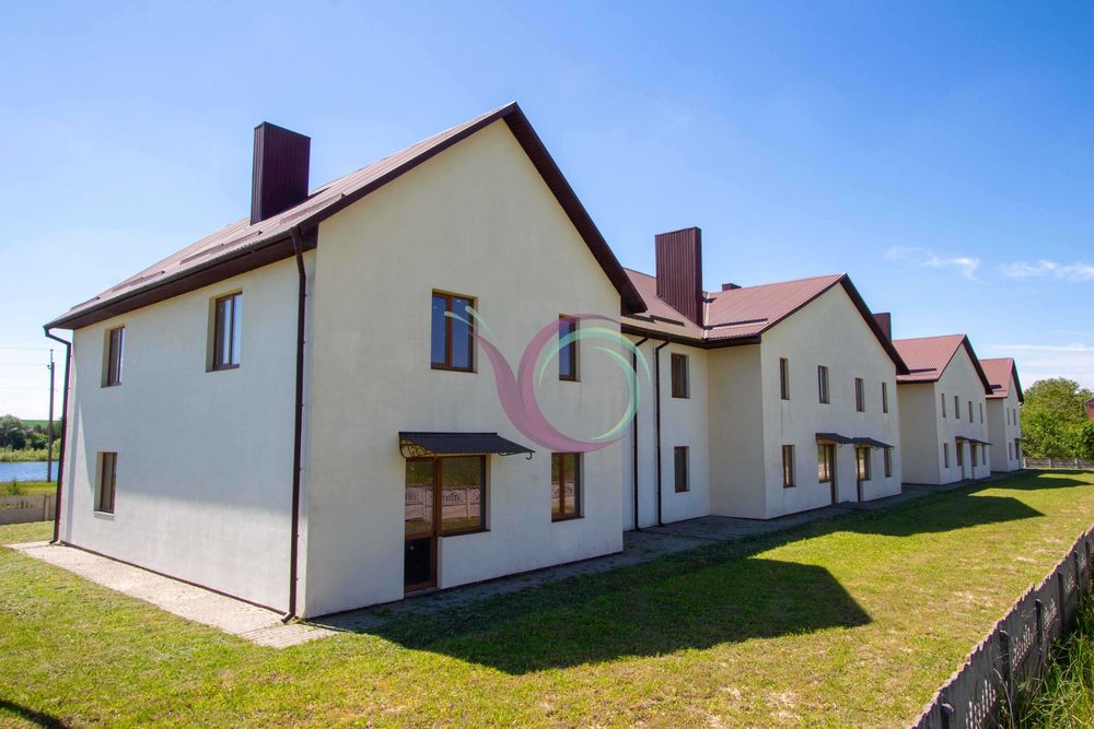 Таунхаус біля озера, в с. Гаразджа