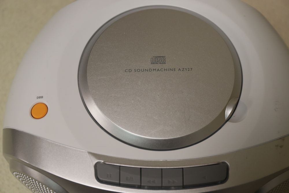 Philips  AZ 127/12  FM , CD , tape