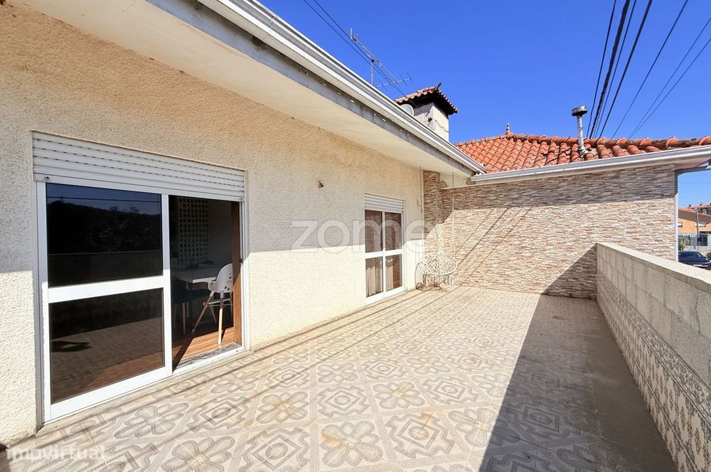 Andar Moradia T2+1 com Terraço e Estacionamento para 2 Carros