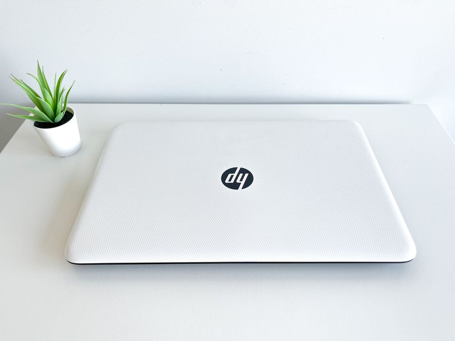 HP Laptop, 5th Generation i3 with 500GB SSD (including charger)64738820886914122