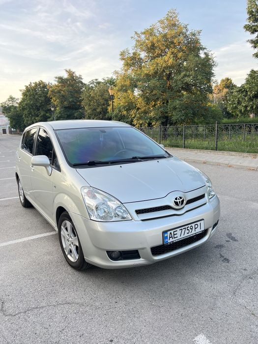 Продам Toyota Corolla Verso 2005