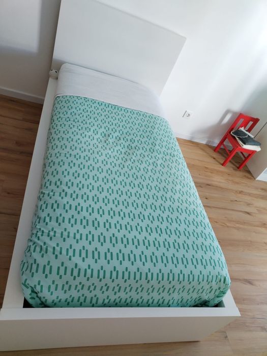 Vendo Cama de Solteiro