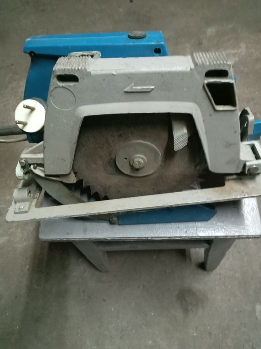 Продам електроциркулярку в хорошем состоянии 1500грн.Торг.