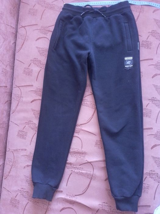 Спортивні штани на хлопчика 140 розмір