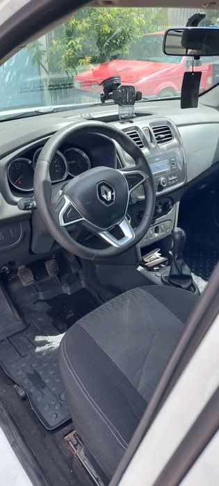 Renault Logan 2019 р газ-бензин