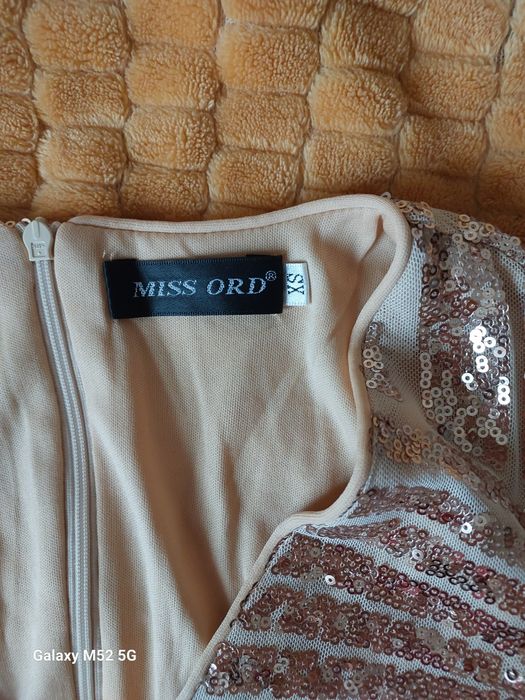 Сукня в паєткі розмір Хс