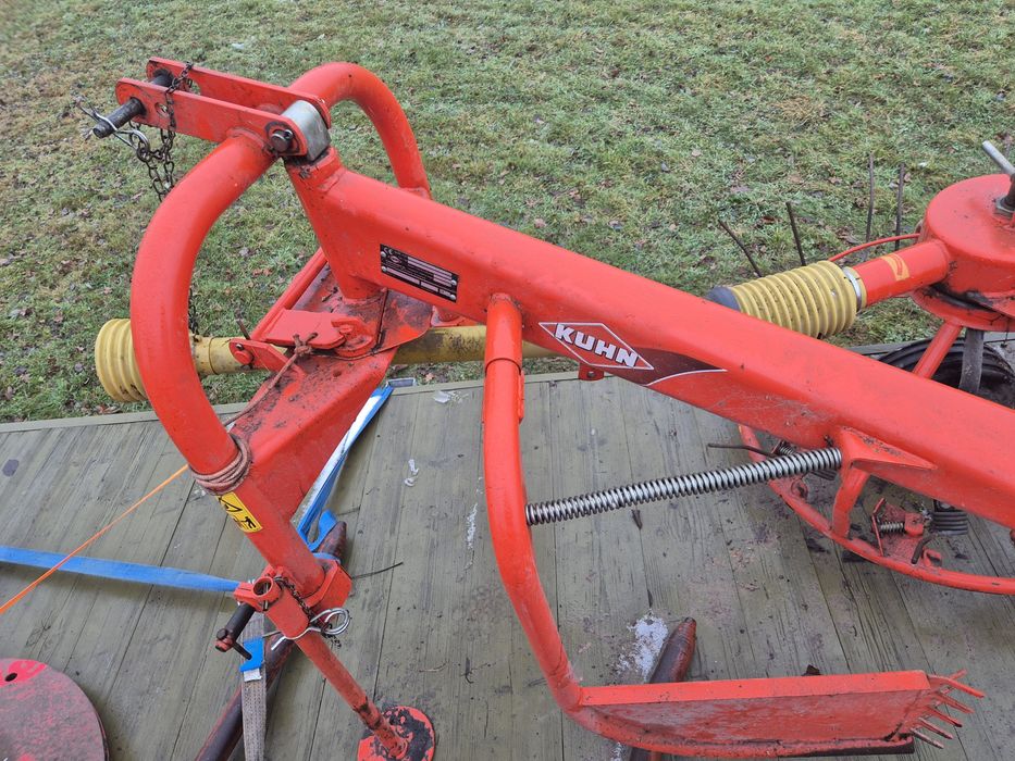 Przetrząsarko-zgrabiarka KUHN HAYBOB 300 Fabrycznie nowa