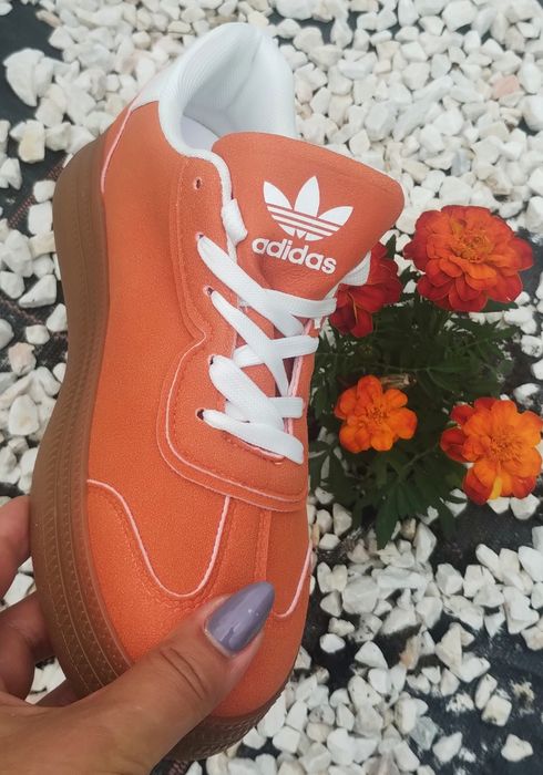 Piękne adidasy damskie -mlodzieżowe