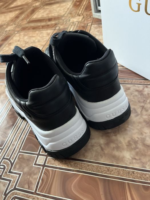 Кросівки guess оригінал
