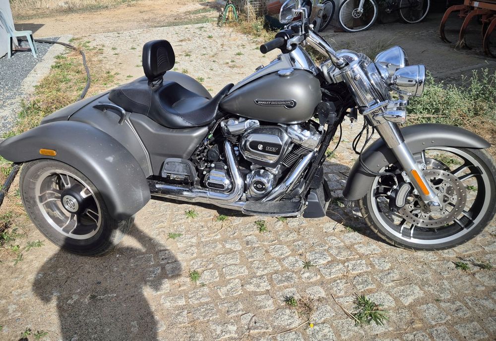 Vendo Harley Davidson freewheeler