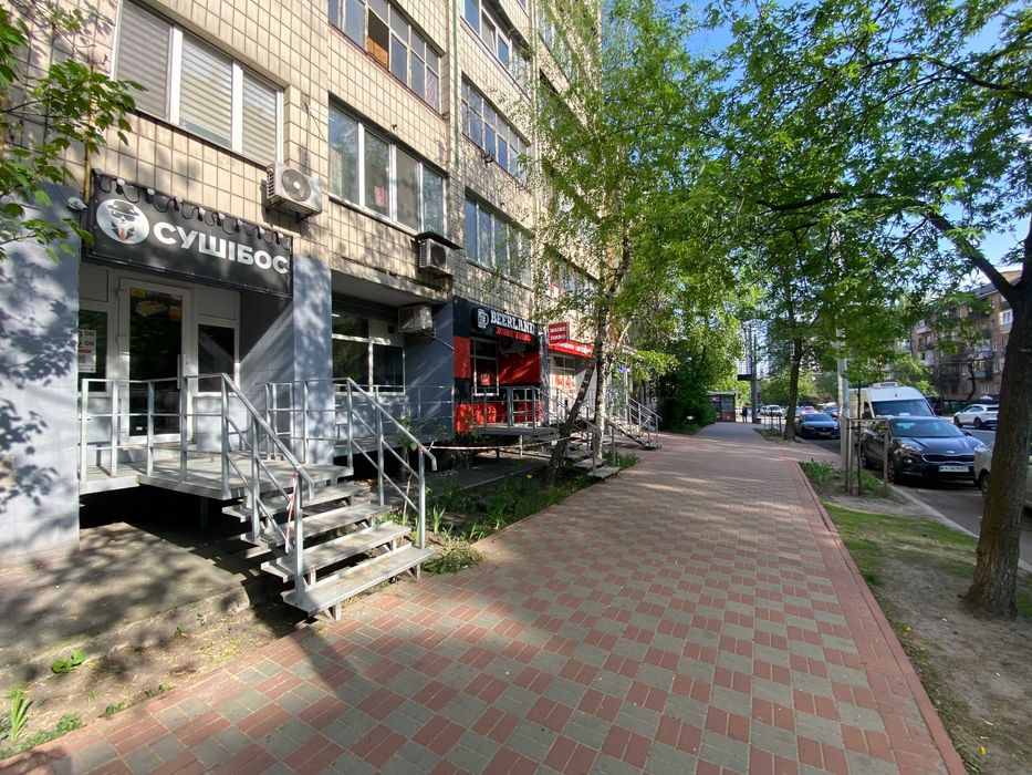 Бойчука 25а, Печерьск, 193 м², 4 магазини на продаж, метро Звіринецька