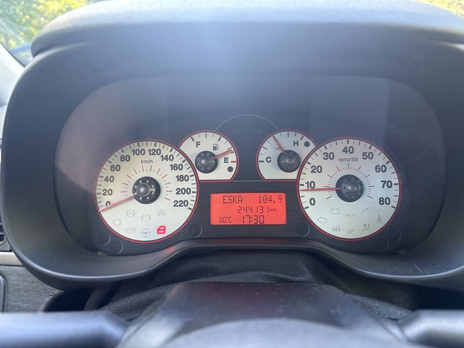 Fiat Grande Punto 1,4 16v 95km 2006r klima