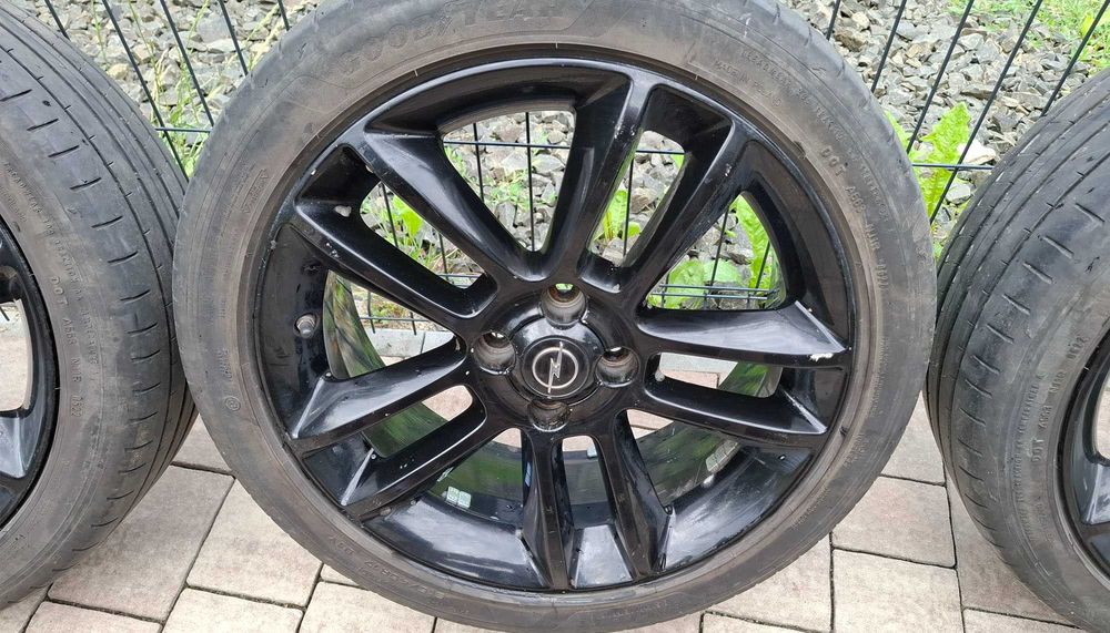 Alufelgi 17 Opel czarne plus opony