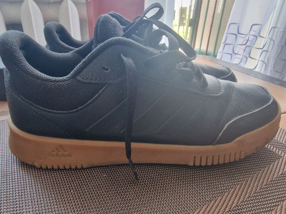 Buty Adidas chłopięcy r38
