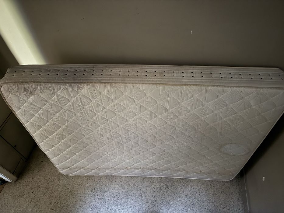 Colchao e estrado 190x140cm com pés