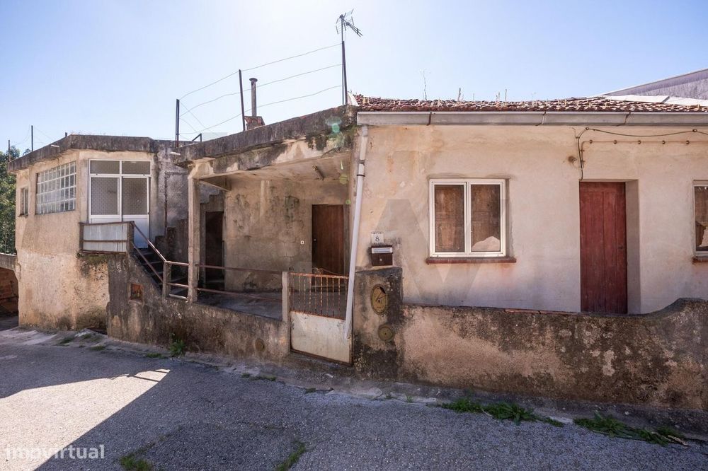 2 casas para restauro - Mata do Maxial