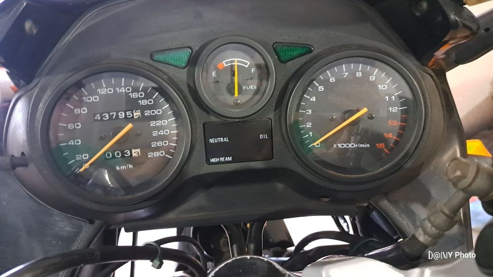 Suzuki Gsx750f 1992 78kw ler anúncio VALOR 1100€ até ao fim do mês
