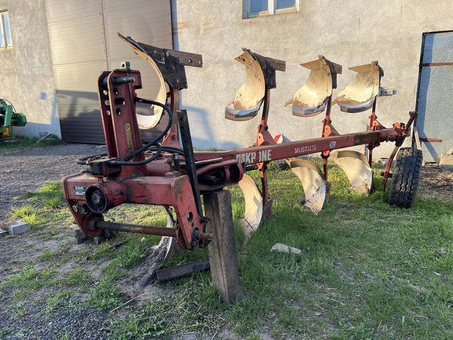 Pług 4 skibowy obrototy