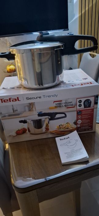 Продам скороварку TEFAL Secure Tr