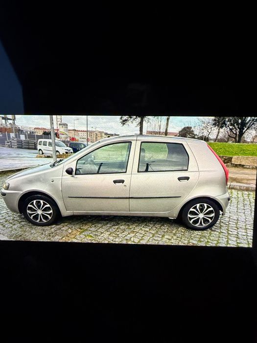 Carro fiat punto 2003