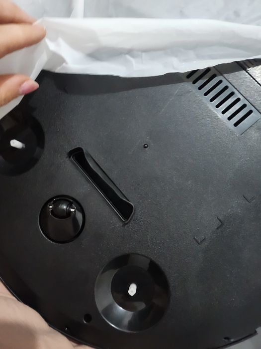 Robot sprzątający mopujacy sterowany pilotem