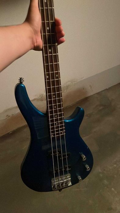 Baixo Electrico com amplificador