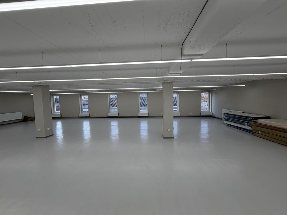 Здається приміщення під виробницьво або офіс