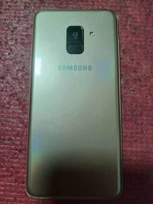 Телефон Samsung A8 андроид