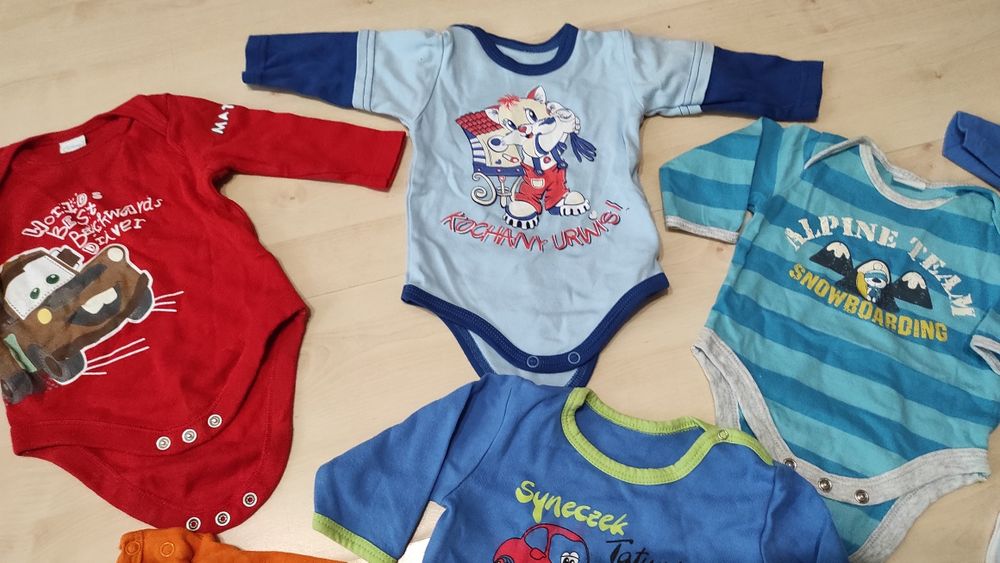 Body dziecięce 7szt, śpiochy i półśpiochy rozm 62