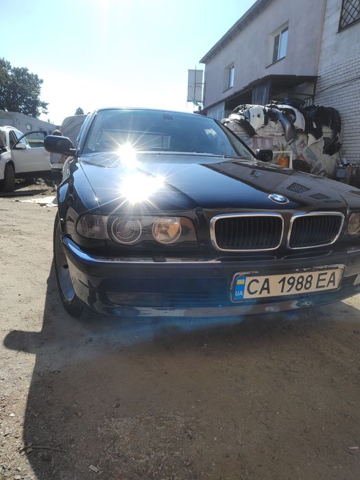 продам авто BMW 7