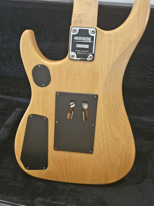 Guitarra Washburn N2