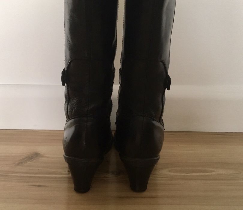 Wyprzedaż! Czarne skórzane kozaki Dr. Martens rozm. 37