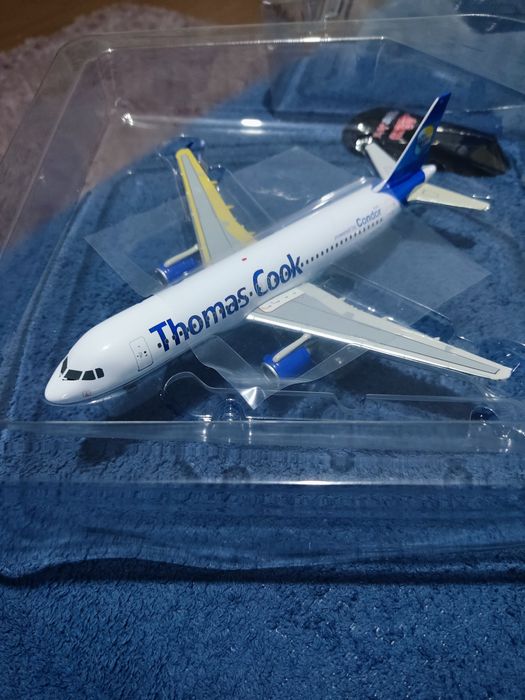 Modelo de Avião A320 da Thomas Cook