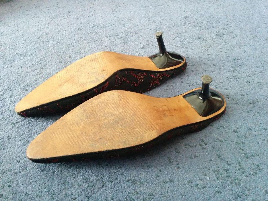 Sapatos salto alto (Jorge Moura e Carlos Costa)
