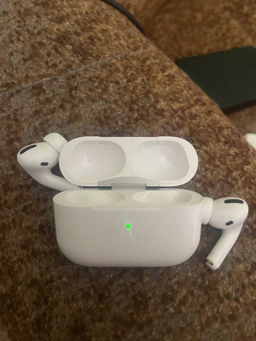 AirPods Pro 2 apple