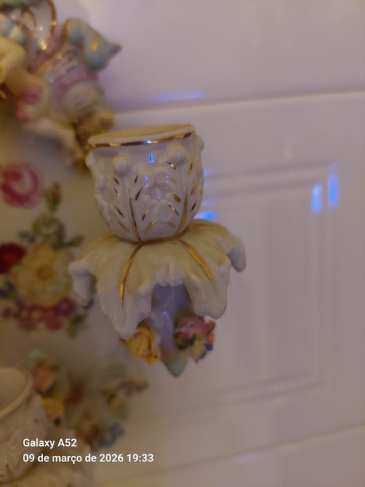 Castiçal de parede em porcelana decorativa