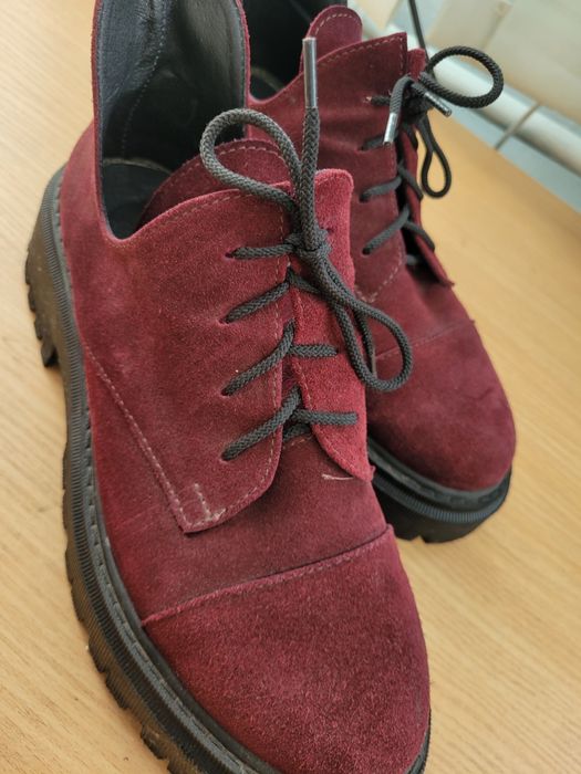 Жіночі дербі з натуральної замши